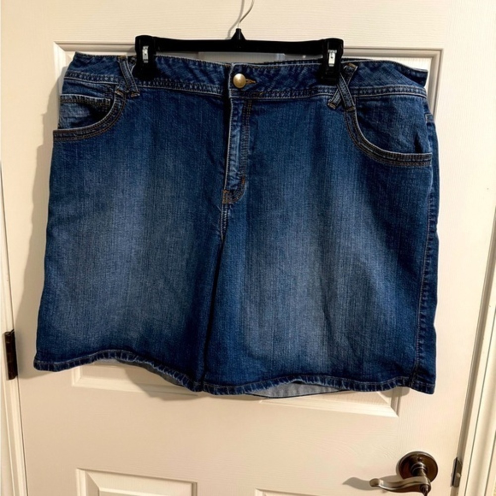 Lane Bryant Stretch Denim High Rise Bermuda Shorts Plus Size 22